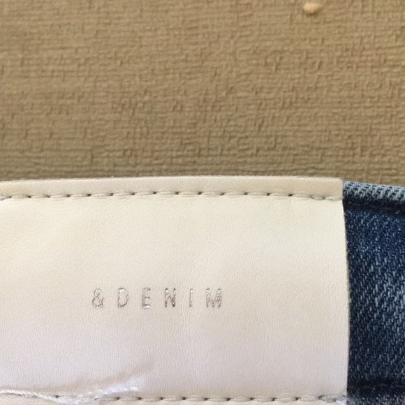 H&M brand &denim Girls Distressed Denim Shorts - Picture 3 of 8